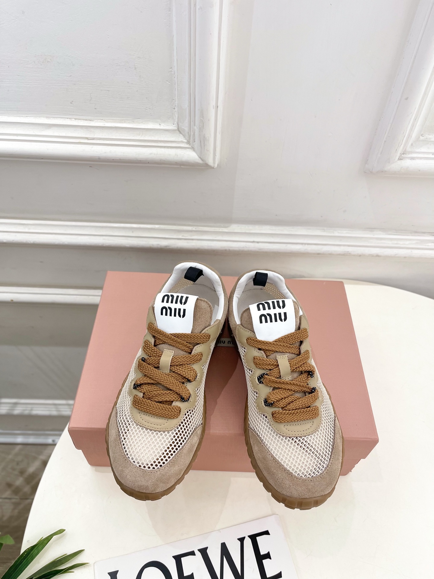 Miu Miu | 缪缪  26𝐬𝐬🖤专柜主打最新秀款 2026春夏新品网眼织物休闲运动鞋火爆上新！🍒B