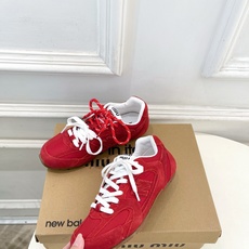 Miu Miu | 缪缪 26𝐬𝐬🖤专柜主打最新秀款 2026新品New Balance x Miu Miu Miu | 缪缪 26𝐬𝐬🖤专柜主打最新秀款 2026新品New Balance x Miu