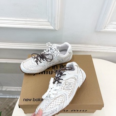 Miu Miu | 缪缪 26𝐬𝐬🖤专柜主打最新秀款 2026新品New Balance × Miu Miu Miu | 缪缪 26𝐬𝐬🖤专柜主打最新秀款 2026新品New Balance × Miu