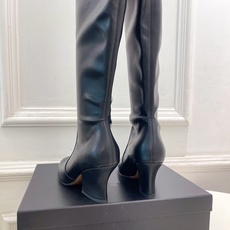 Jil Sander(吉尔·桑达)2026 早秋新品 JD极简复古粗跟长筒弹力靴————————JS作为 Jil Sander(吉尔·桑达)2026 早秋新品 JD极简复古粗跟长筒弹力靴————————JS作为