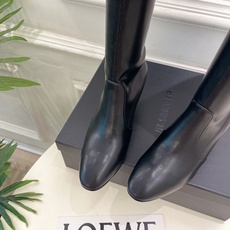 Jil Sander(吉尔·桑达)2026 早秋新品 JD极简复古粗跟长筒弹力靴————————JS作为 Jil Sander(吉尔·桑达)2026 早秋新品 JD极简复古粗跟长筒弹力靴————————JS作为
