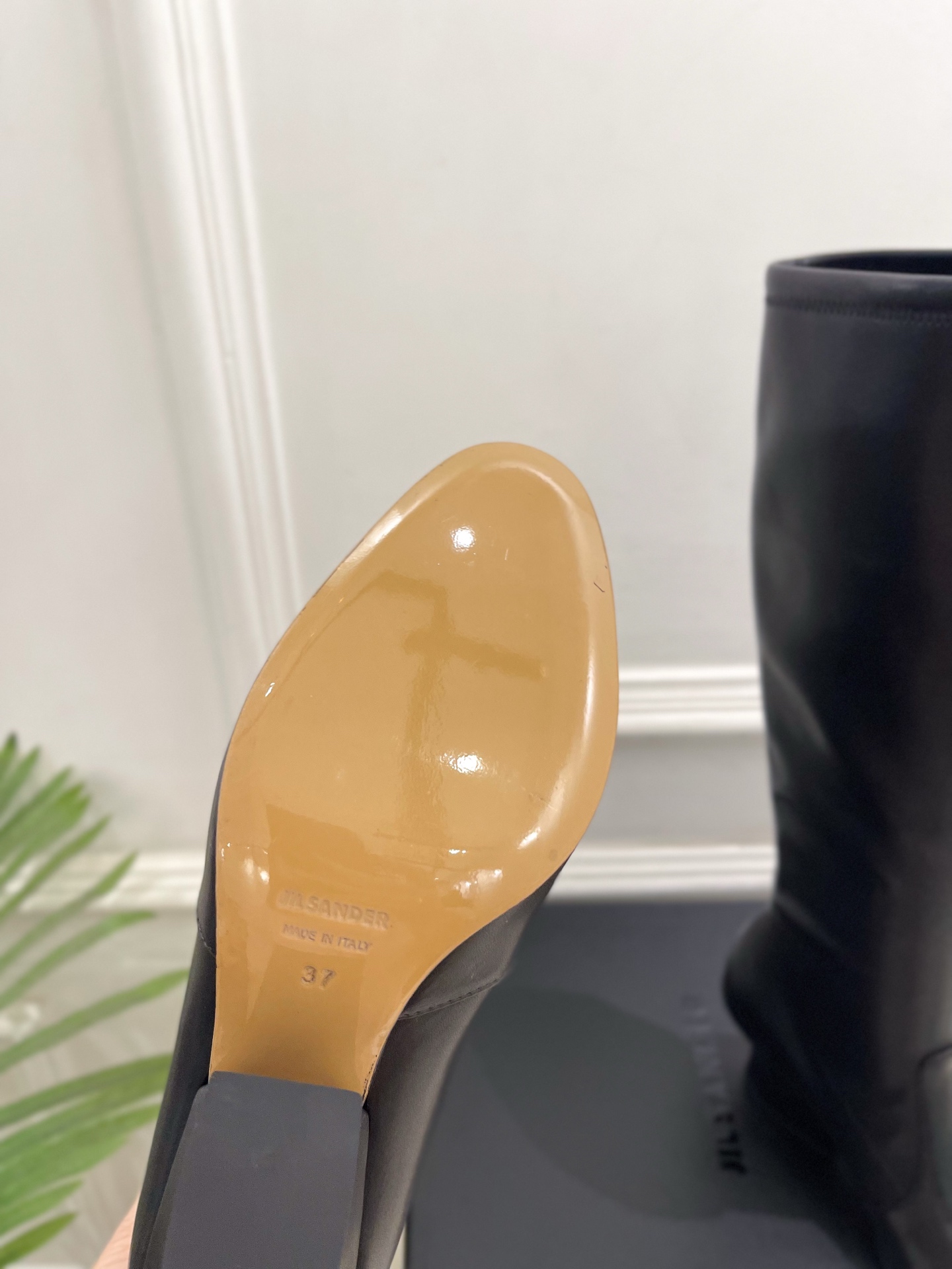 Jil Sander(吉尔·桑达）2026 早秋新品 JD极简复古粗跟高筒弹力靴————————JS作为