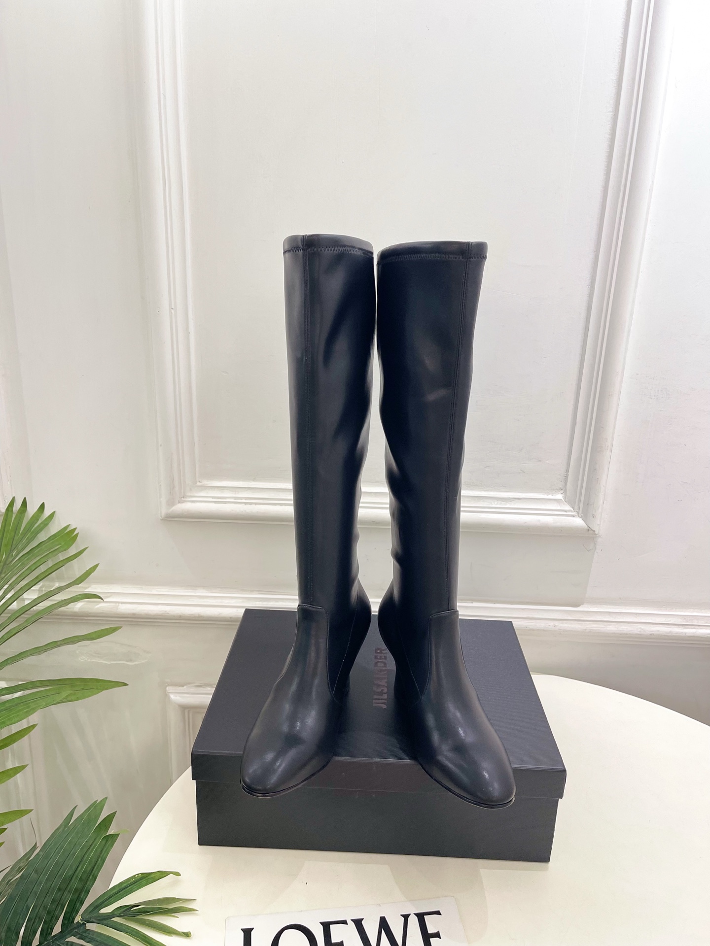 Jil Sander(吉尔·桑达）2026 早秋新品 JD极简复古粗跟高筒弹力靴————————JS作为
