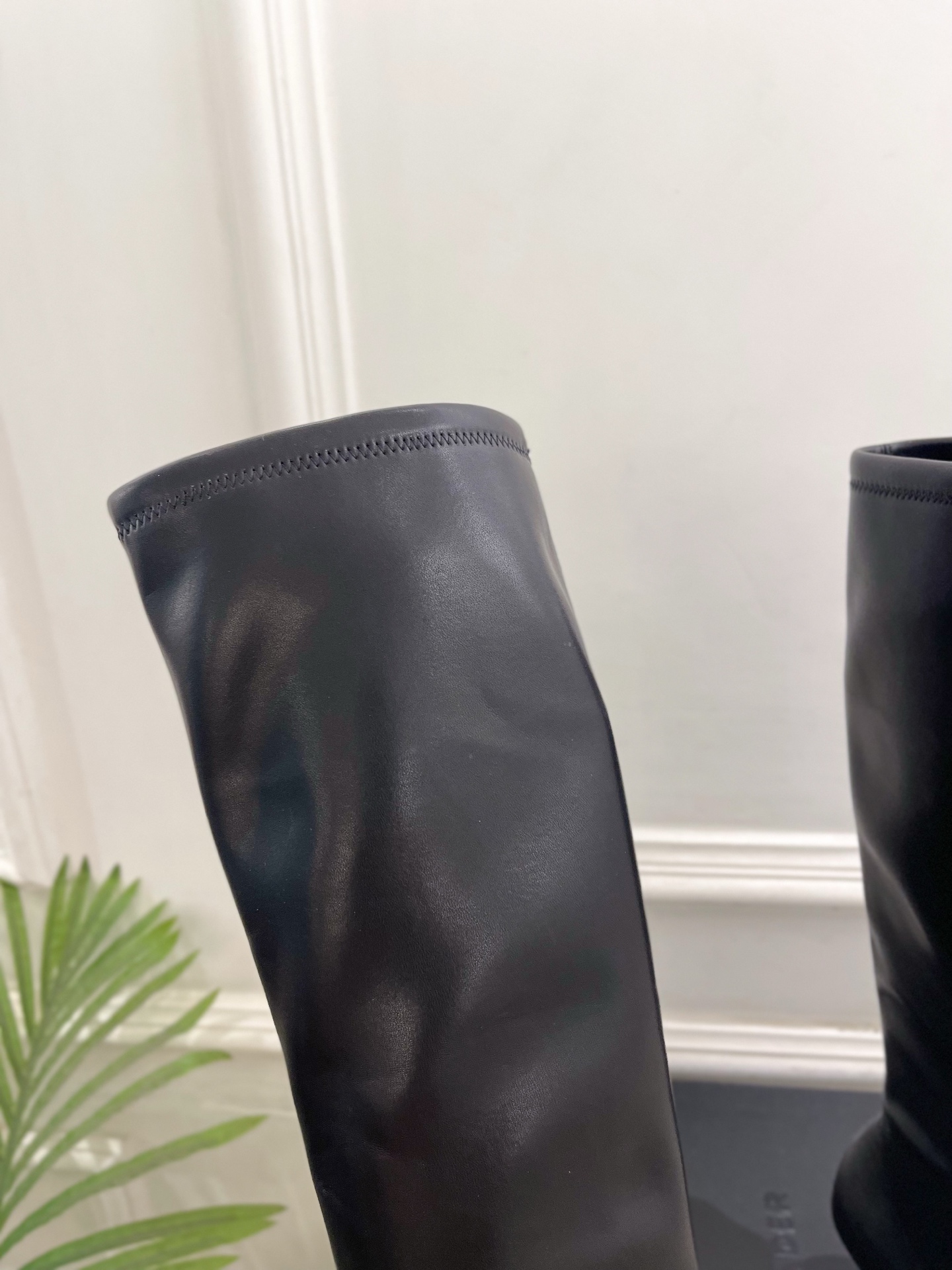 Jil Sander(吉尔·桑达）2026 早秋新品 JD极简复古粗跟高筒弹力靴————————JS作为