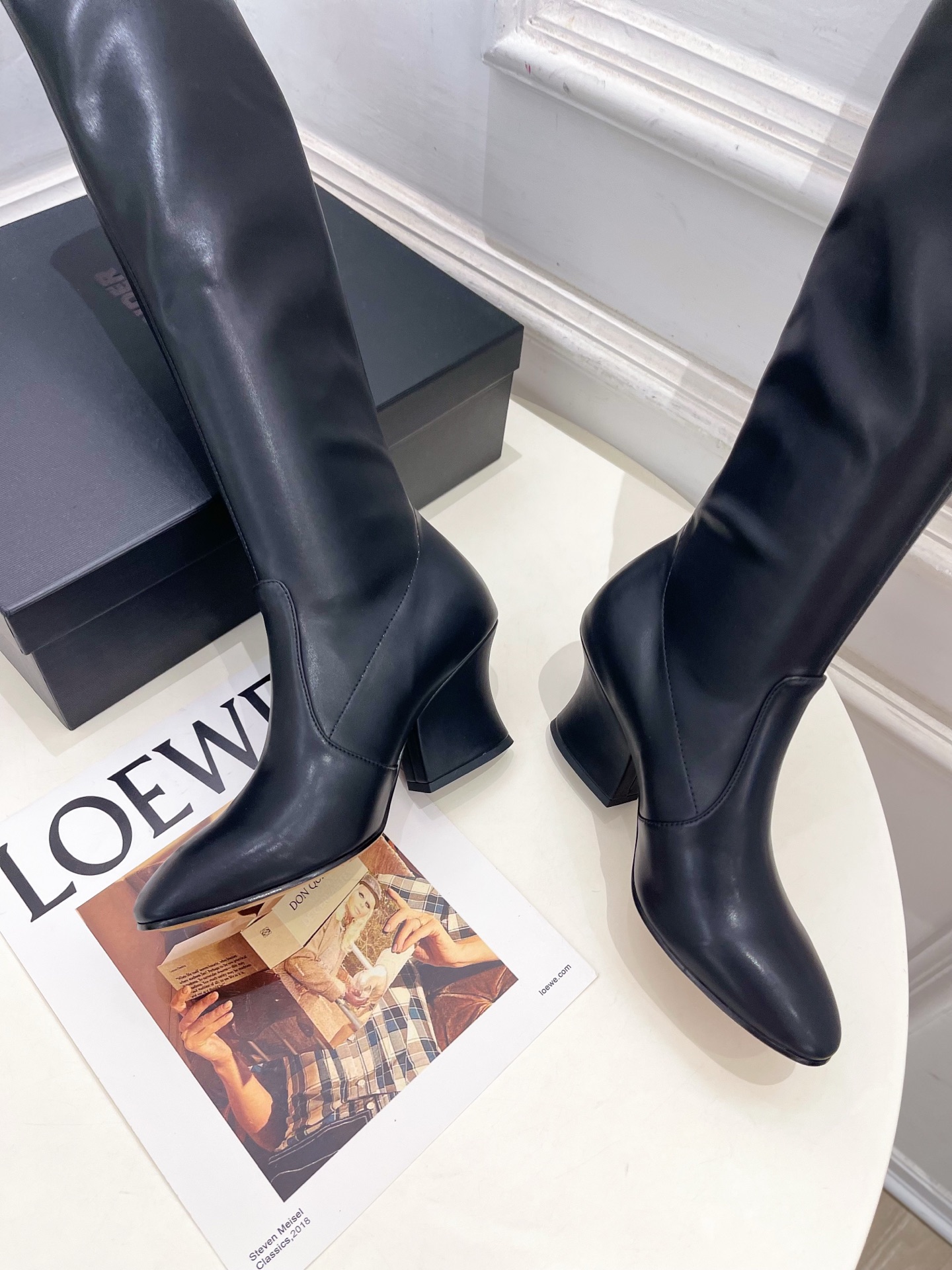 Jil Sander(吉尔·桑达）2026 早秋新品 JD极简复古粗跟高筒弹力靴————————JS作为