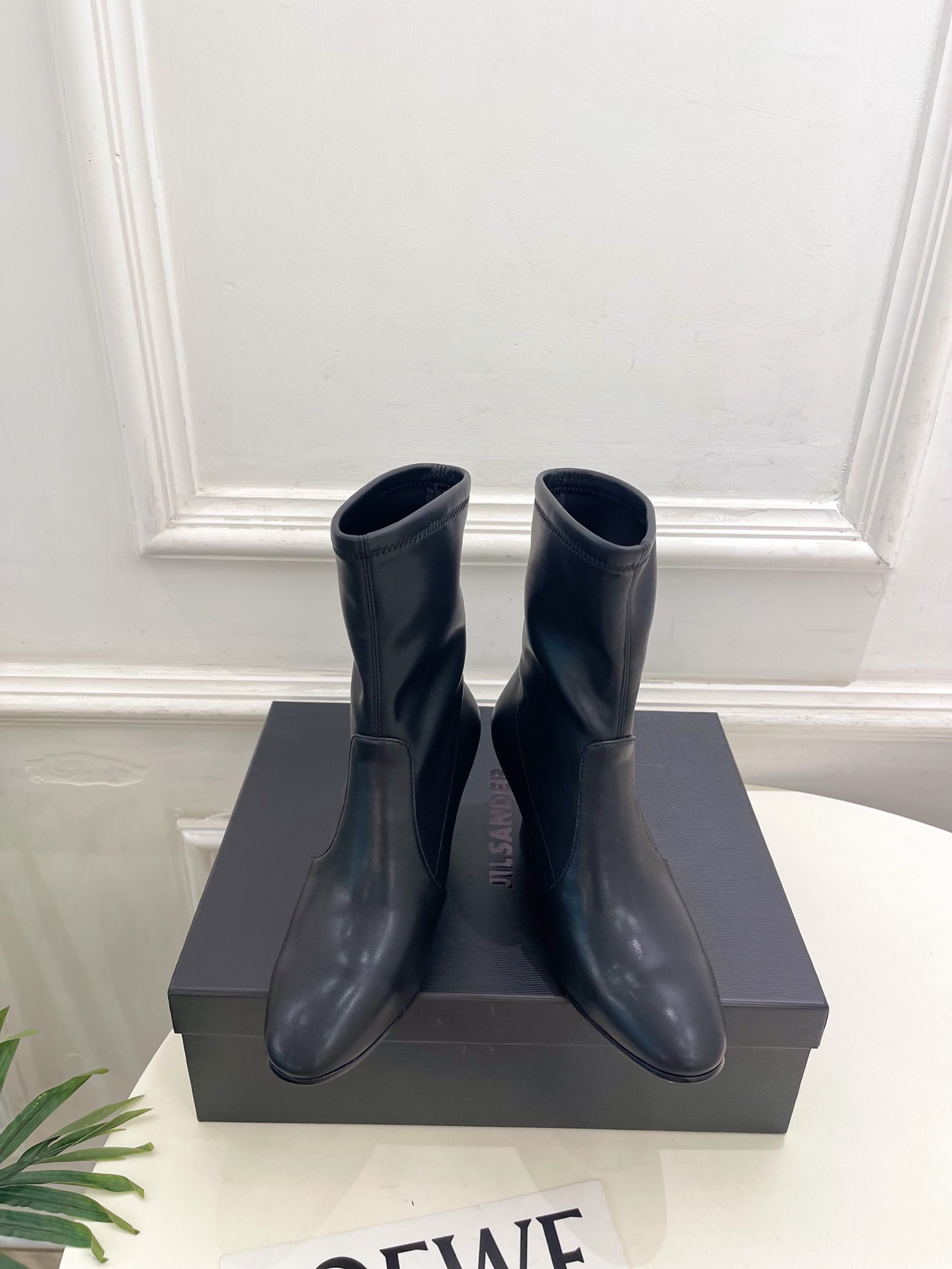 Jil Sander(吉尔·桑达）2026 早秋新品 JD极简复古粗跟弹力短靴————————JS作为这