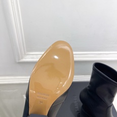 Jil Sander(吉尔·桑达)2026 早秋新品 JD极简复古粗跟弹力短靴————————JS作为这 Jil Sander(吉尔·桑达)2026 早秋新品 JD极简复古粗跟弹力短靴————————JS作为这