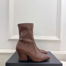 Jil Sander(吉尔·桑达)2026 早秋新品 JD极简复古粗跟弹力短靴————————JS作为这 Jil Sander(吉尔·桑达)2026 早秋新品 JD极简复古粗跟弹力短靴————————JS作为这