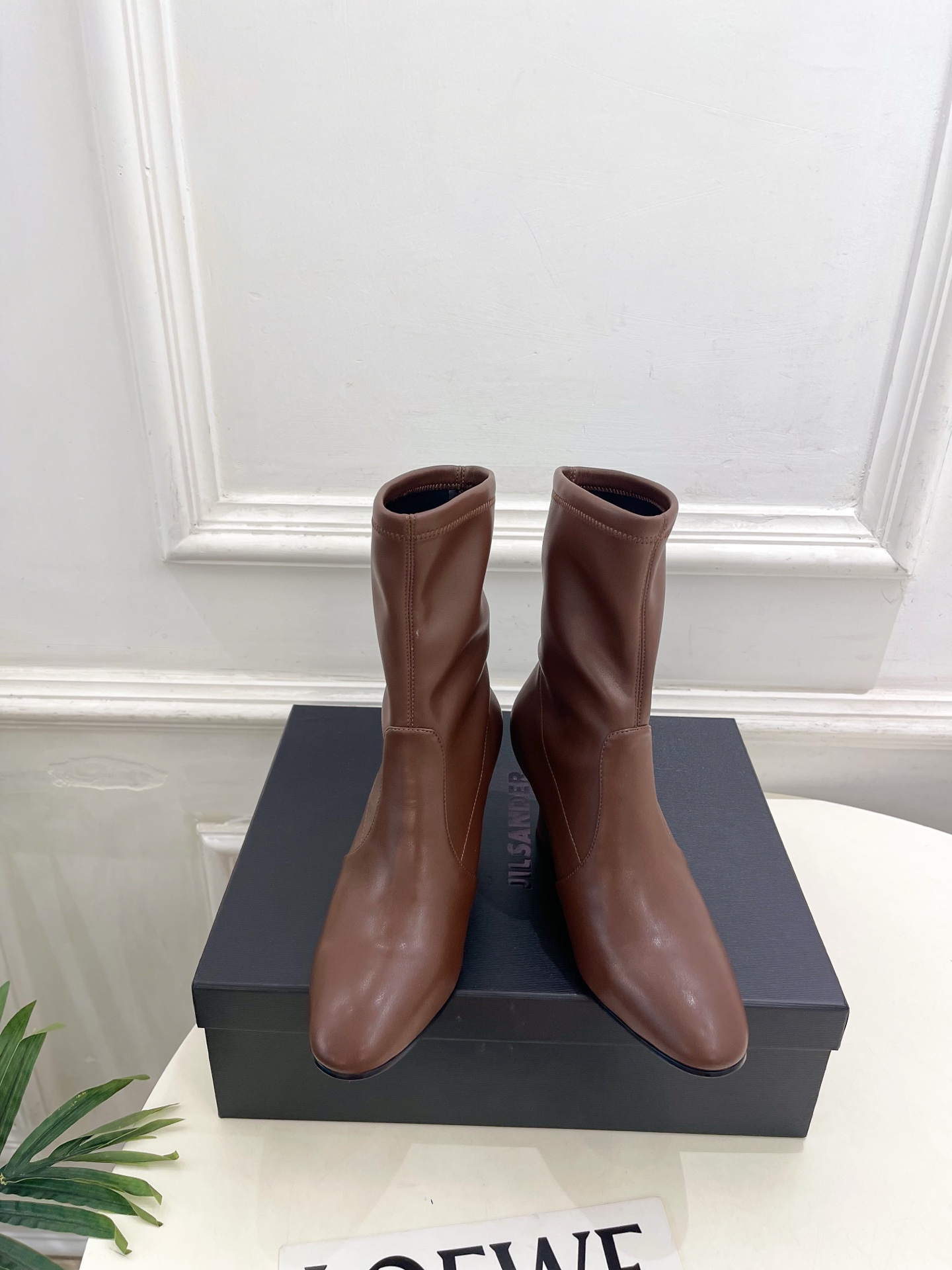 Jil Sander(吉尔·桑达）2026 早秋新品 JD极简复古粗跟弹力短靴————————JS作为这