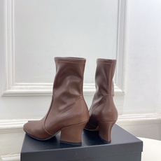 Jil Sander(吉尔·桑达)2026 早秋新品 JD极简复古粗跟弹力短靴————————JS作为这 Jil Sander(吉尔·桑达)2026 早秋新品 JD极简复古粗跟弹力短靴————————JS作为这