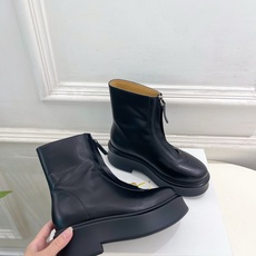 The row 2026秋冬新品 TR经典前拉链厚底短靴—————————作为这两年最受欢迎的设计师牌, The row 2026秋冬新品 TR经典前拉链厚底短靴—————————作为这两年最受欢迎的设计师牌,