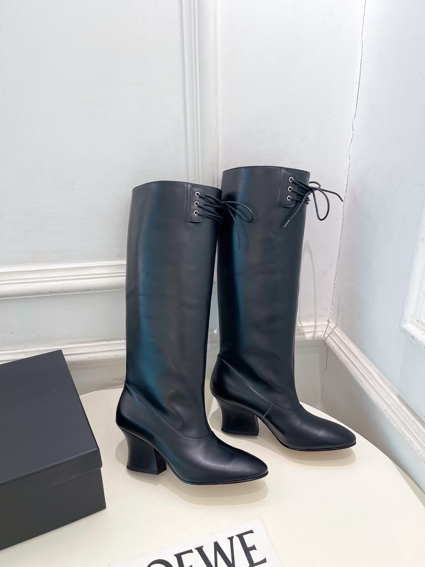 Jil Sander(吉尔·桑达）2026 秋冬新品 JD极简绑带粗跟长筒靴————————JS作为这两
