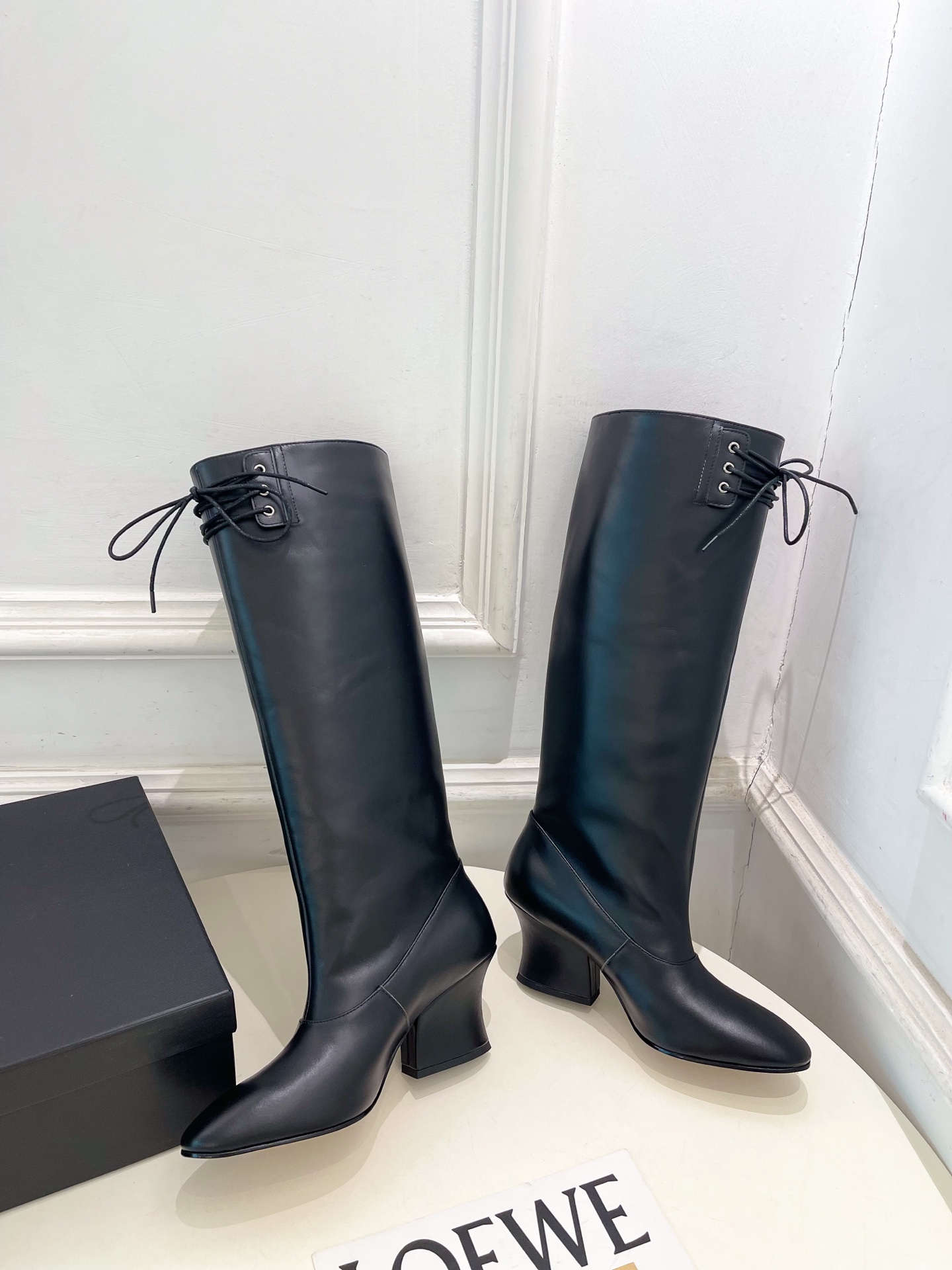 Jil Sander(吉尔·桑达）2026 秋冬新品 JD极简绑带粗跟长筒靴————————JS作为这两