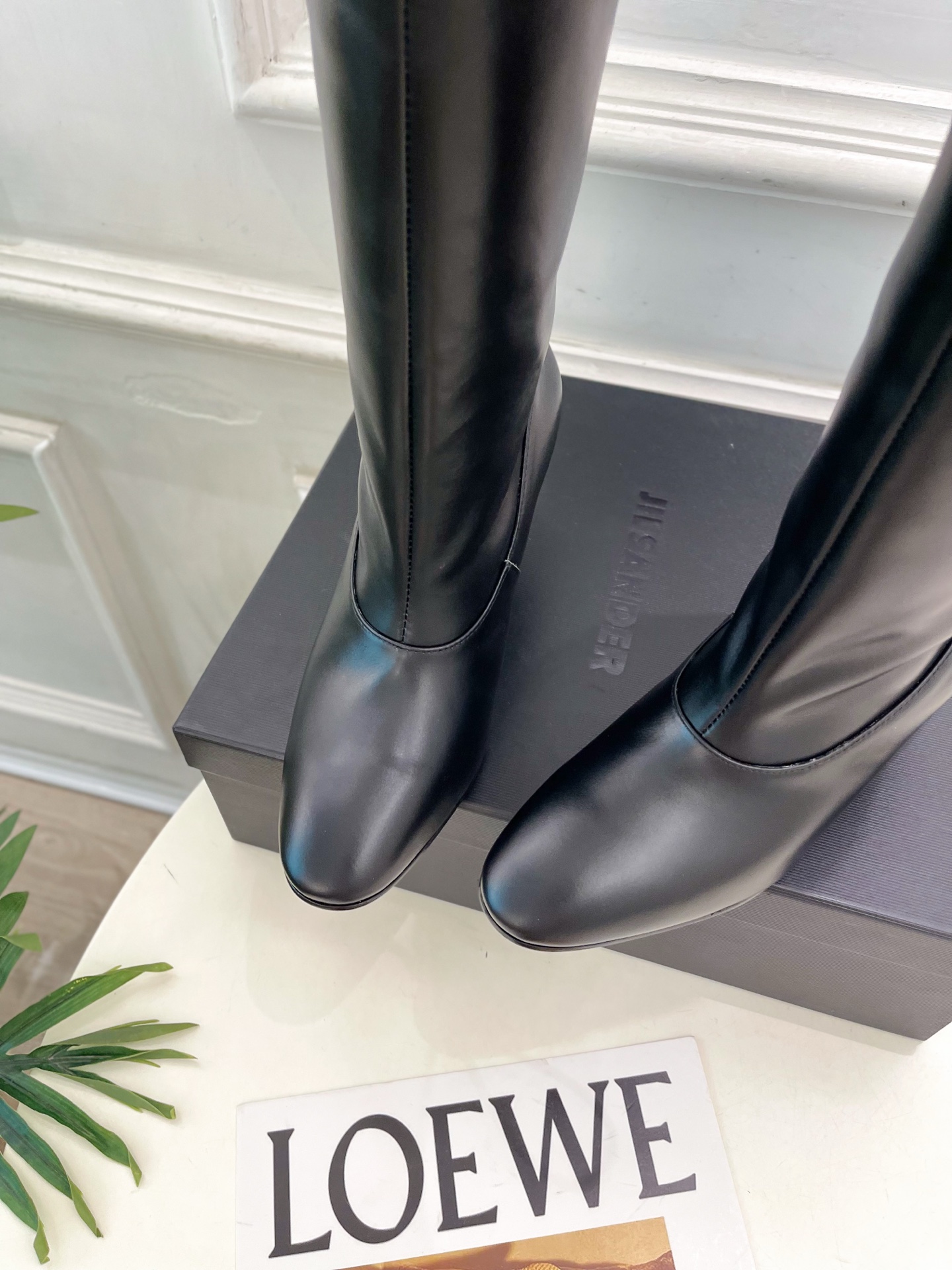 Jil Sander(吉尔·桑达）2026 秋冬新品 JD极简绑带粗跟长筒靴————————JS作为这两
