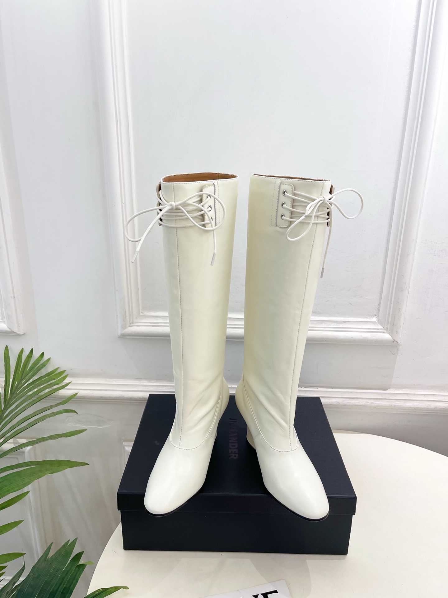 Jil Sander(吉尔·桑达）2026 秋冬新品 JD极简绑带粗跟长筒靴————————JS作为这两