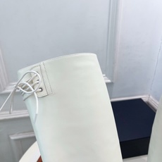 Jil Sander(吉尔·桑达)2026 秋冬新品 JD极简绑带粗跟长筒靴————————JS作为这两 Jil Sander(吉尔·桑达)2026 秋冬新品 JD极简绑带粗跟长筒靴————————JS作为这两