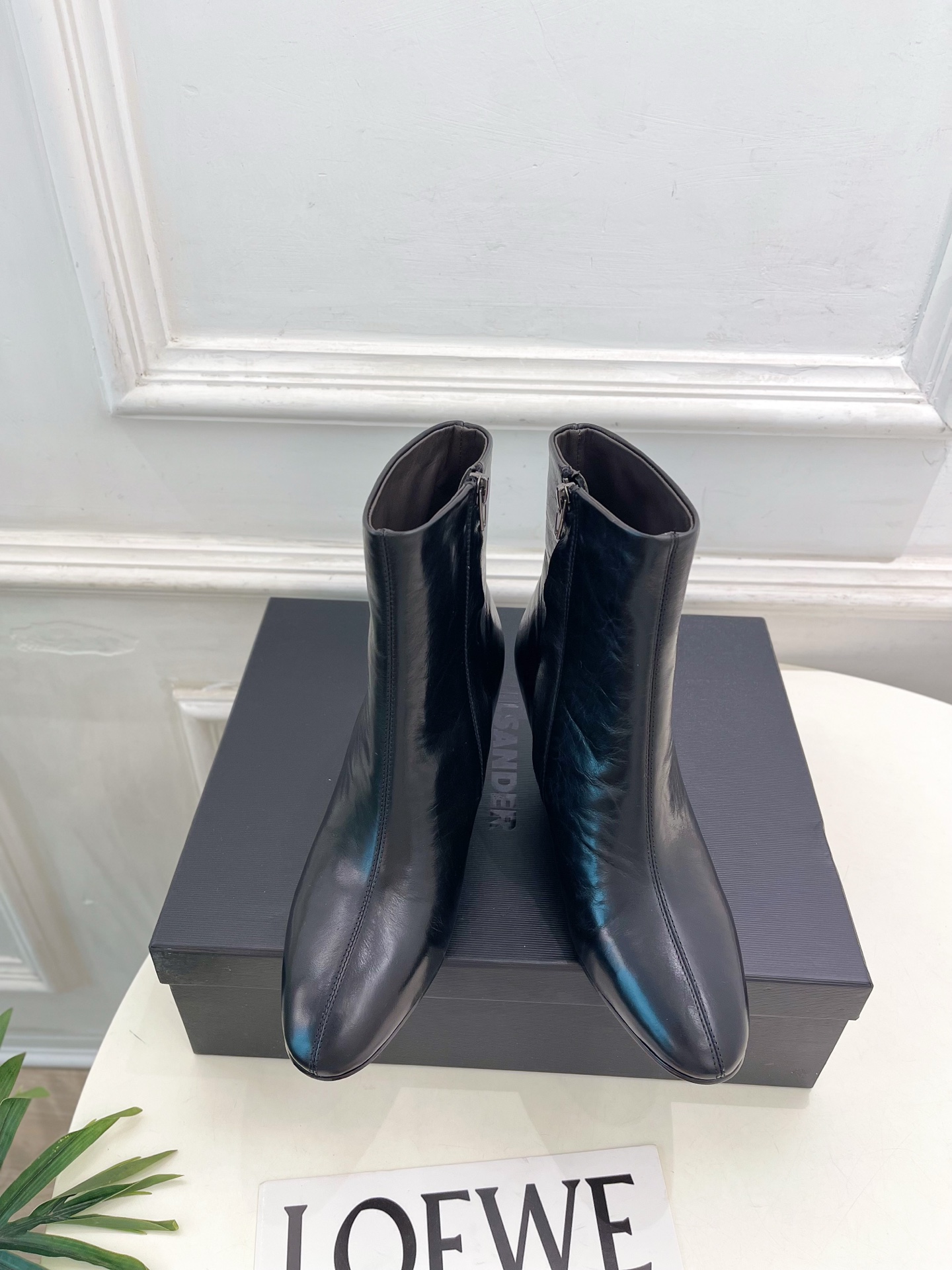 Jil Sander(吉尔·桑达）2026 秋冬新品 JD极简复古圆头粗跟短靴————————JS作为这