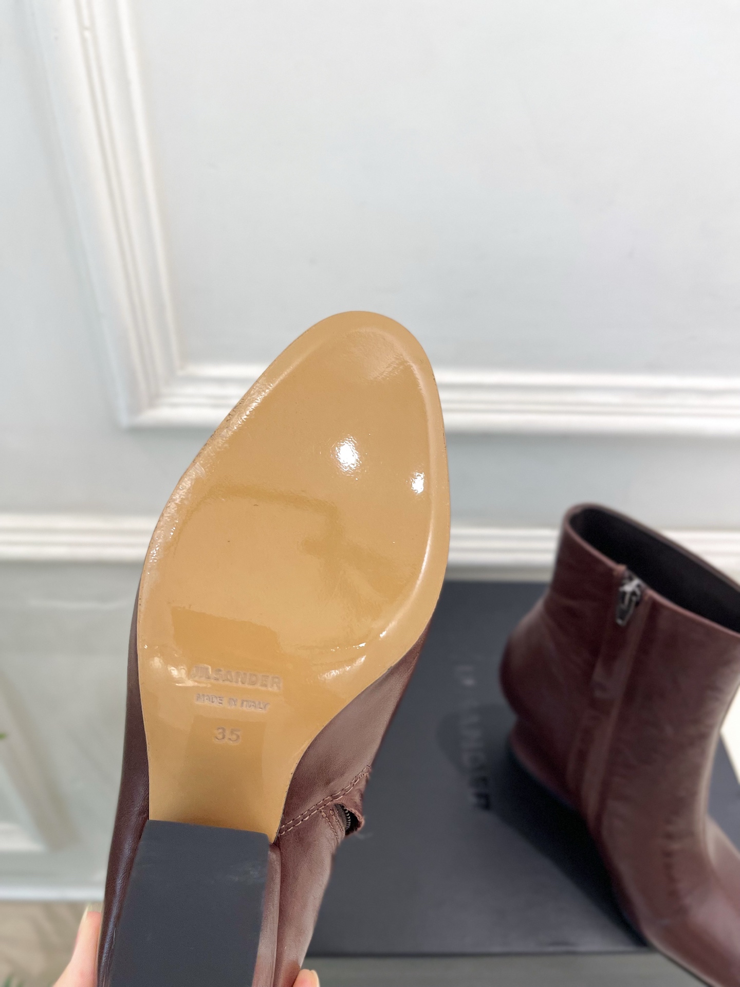 Jil Sander(吉尔·桑达）2026 秋冬新品 JD极简复古圆头粗跟短靴————————JS作为这