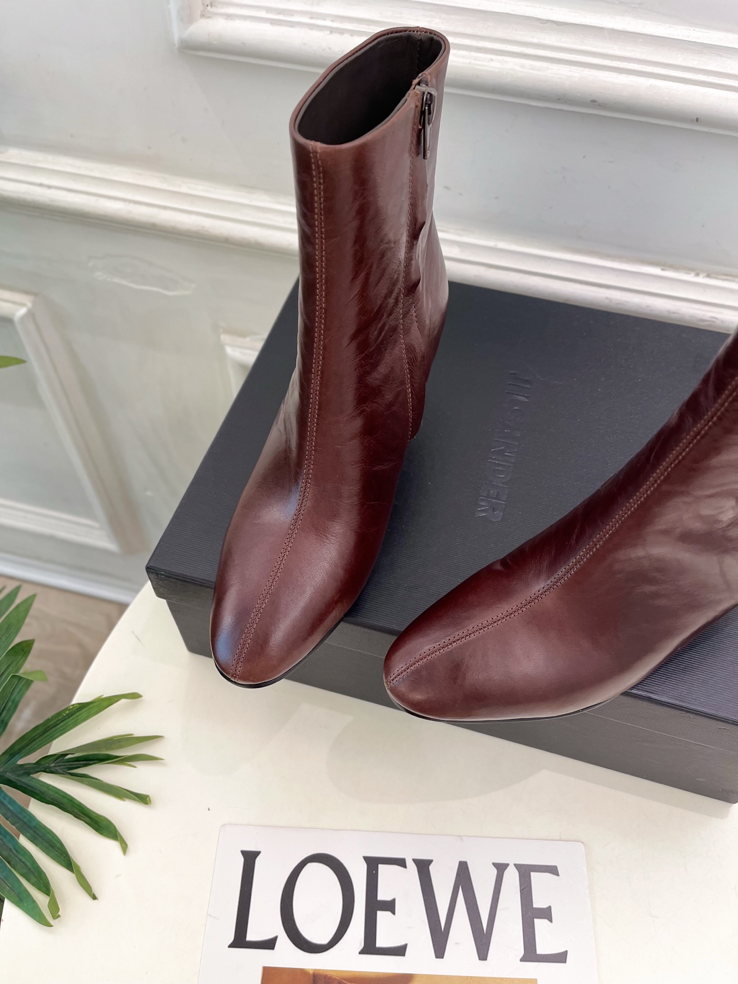 Jil Sander(吉尔·桑达）2026 秋冬新品 JD极简复古圆头粗跟短靴————————JS作为这