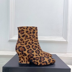 Jil Sander(吉尔·桑达)2026 秋冬新品 JD极简复古圆头粗跟短靴————————JS作为这 Jil Sander(吉尔·桑达)2026 秋冬新品 JD极简复古圆头粗跟短靴————————JS作为这