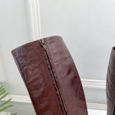 The row 2026秋冬新品 TR极简方头小坡跟切尔西长靴—————————作为这两年最受欢迎的设计 The row 2026秋冬新品 TR极简方头小坡跟切尔西长靴—————————作为这两年最受欢迎的设计