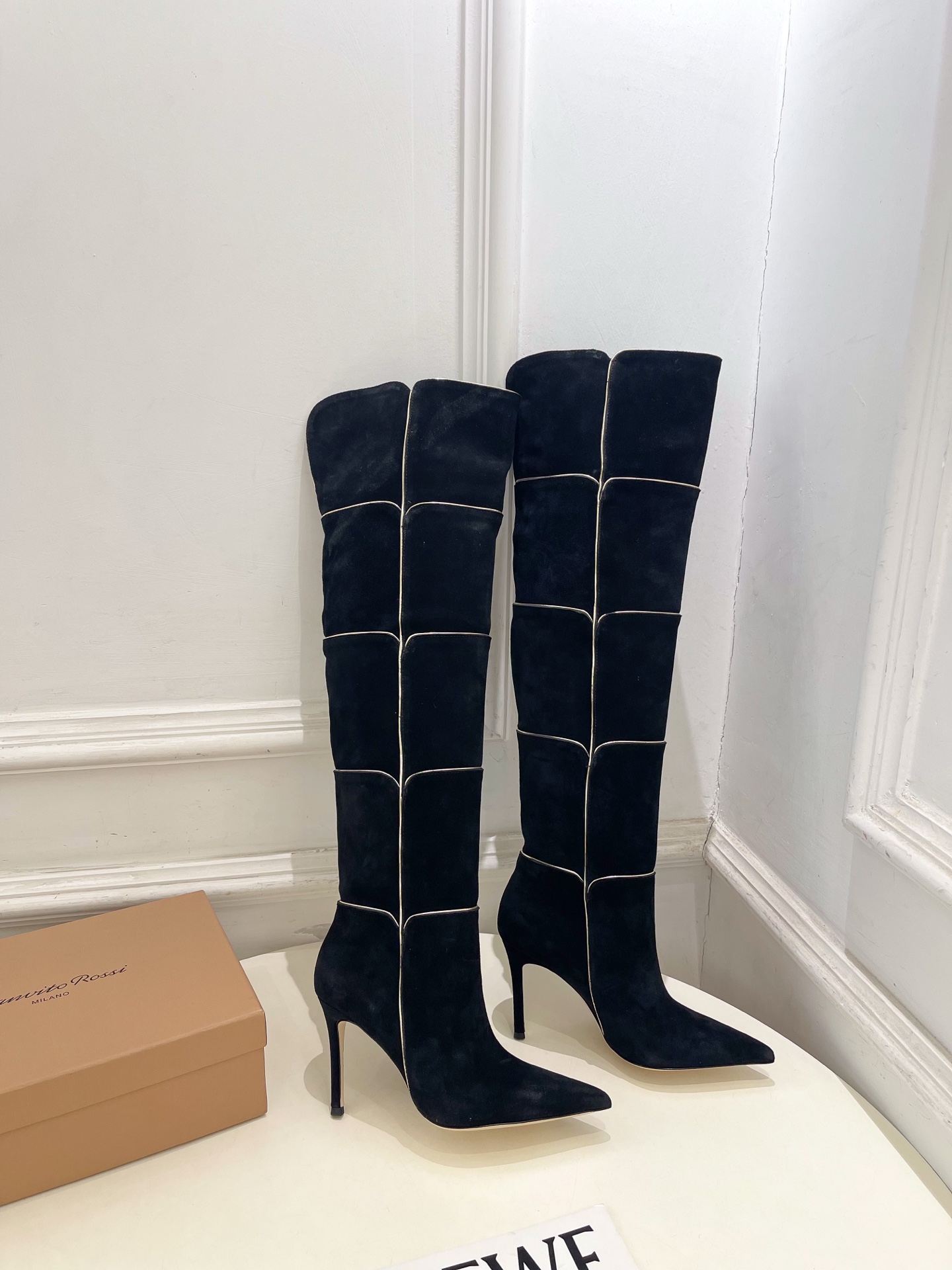 Gianvito Rossi｜吉安维托·罗西  26𝐬𝐬2026秋冬新品 GR复古拼接尖头高跟长靴 火爆