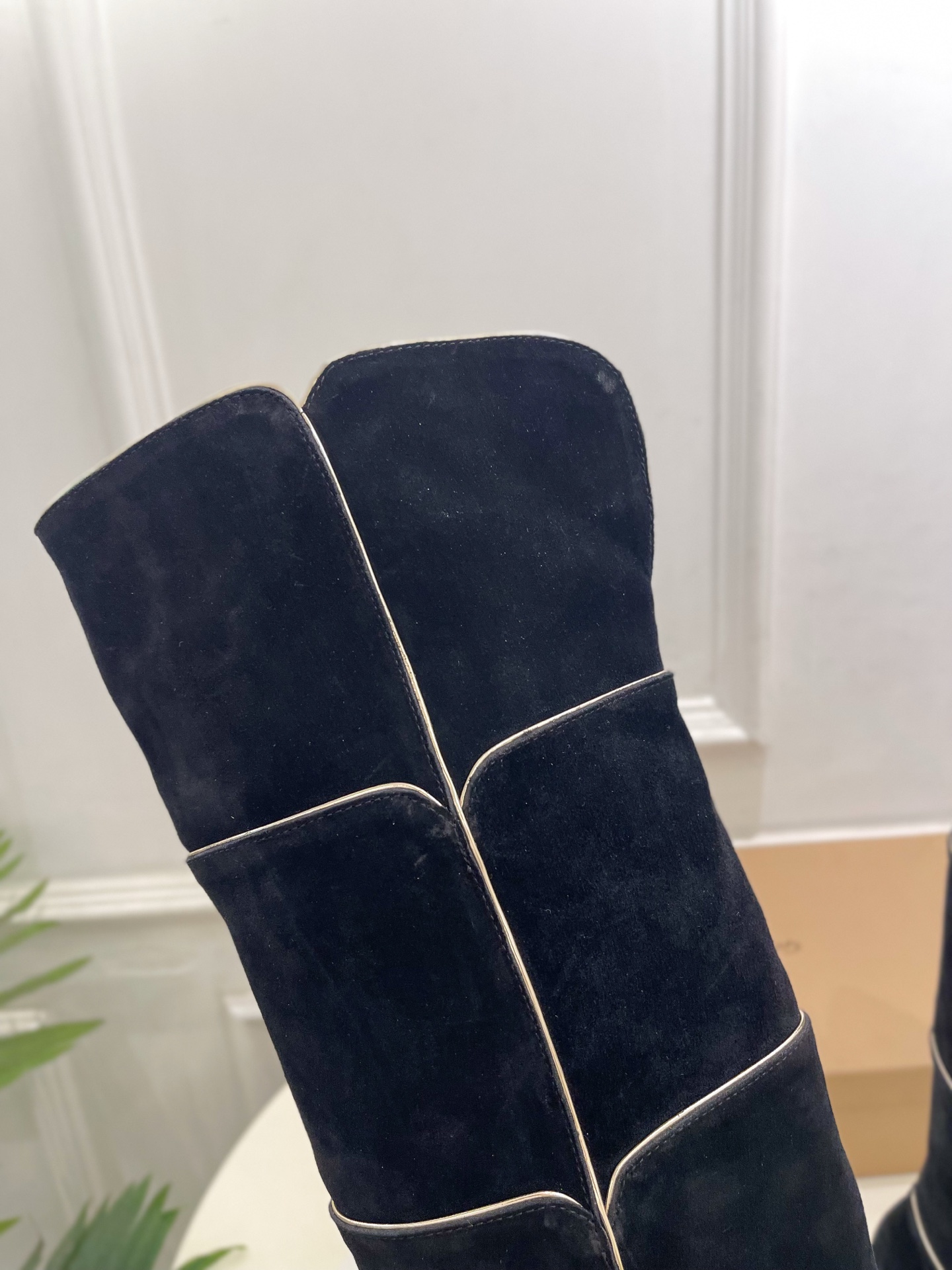 Gianvito Rossi｜吉安维托·罗西  26𝐬𝐬2026秋冬新品 GR复古拼接尖头高跟长靴 火爆