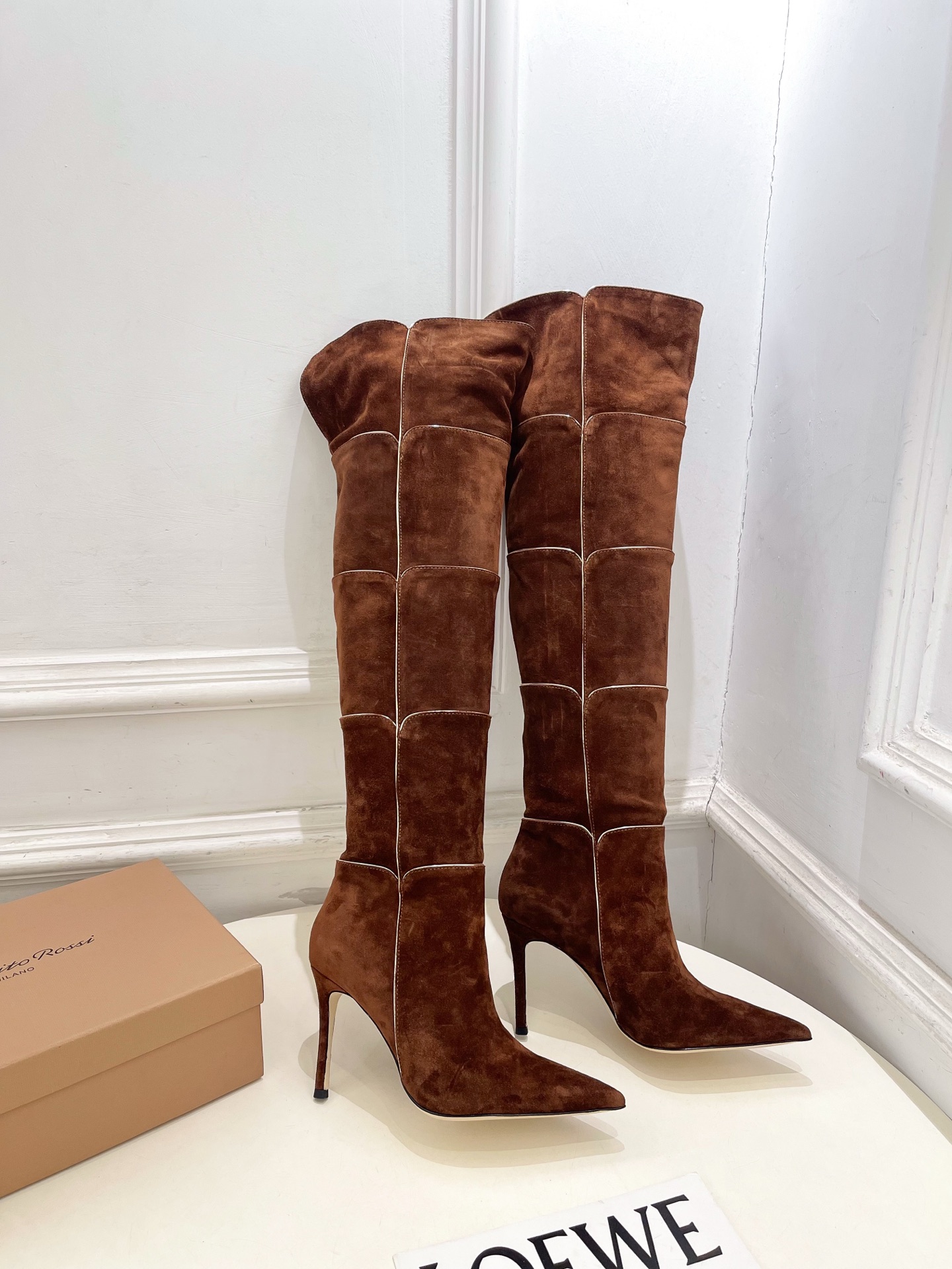 Gianvito Rossi｜吉安维托·罗西  26𝐬𝐬2026秋冬新品 GR复古拼接尖头高跟长靴 火爆