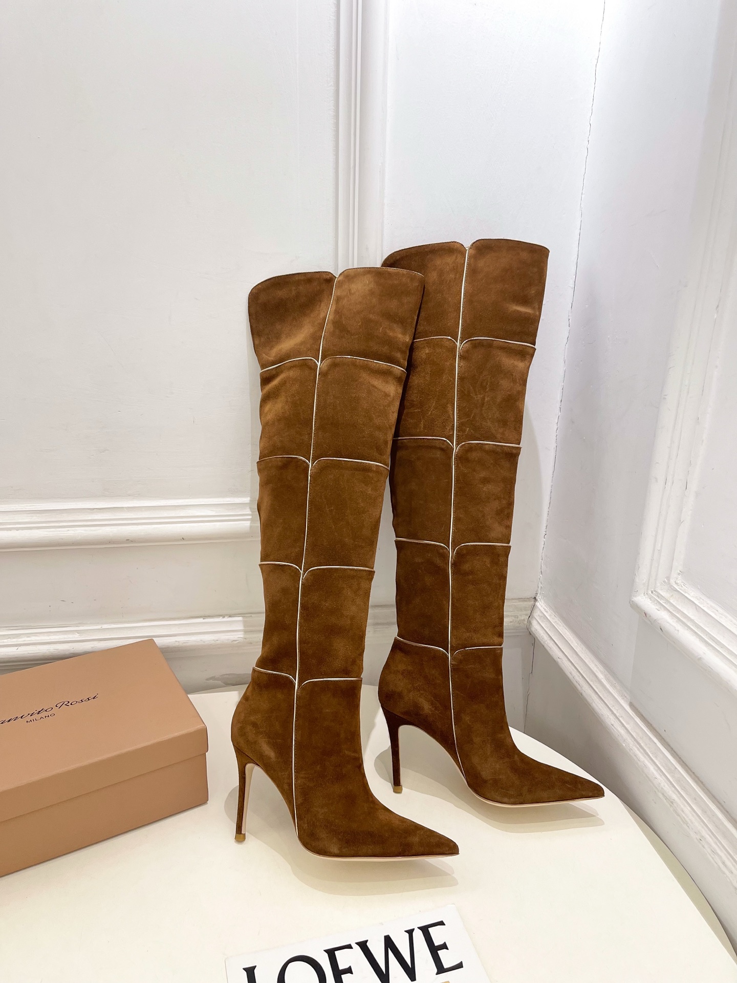 Gianvito Rossi｜吉安维托·罗西  26𝐬𝐬2026秋冬新品 GR复古拼接尖头高跟长靴 火爆