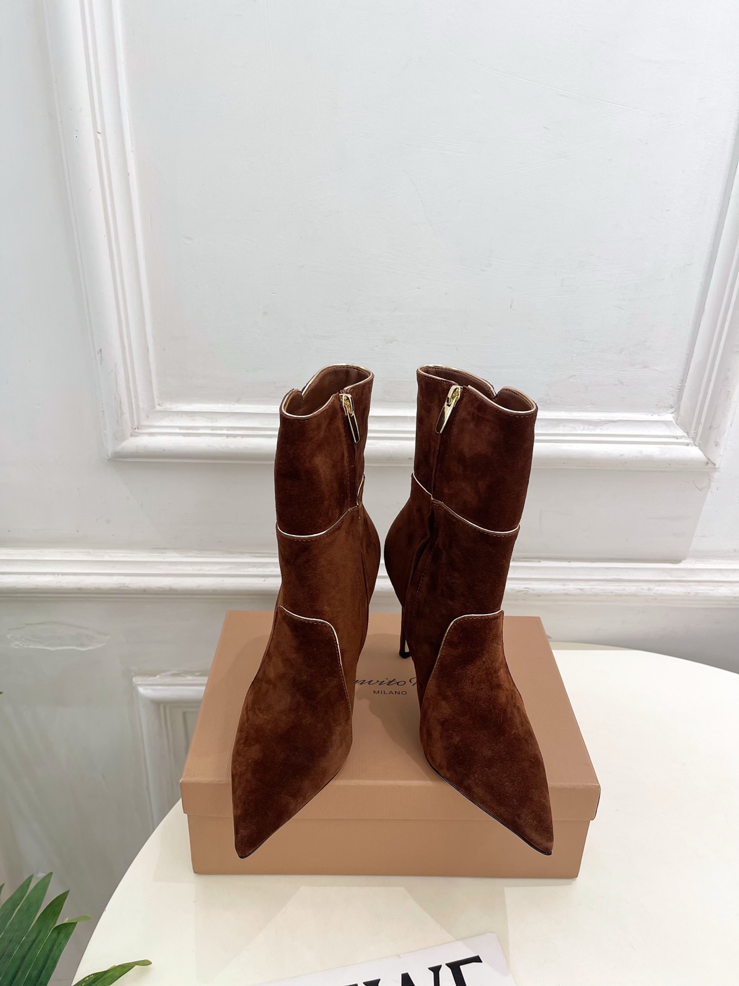 Gianvito Rossi｜吉安维托·罗西  26𝐬𝐬2026秋冬新品 GR复古拼接尖头高跟短靴 火爆