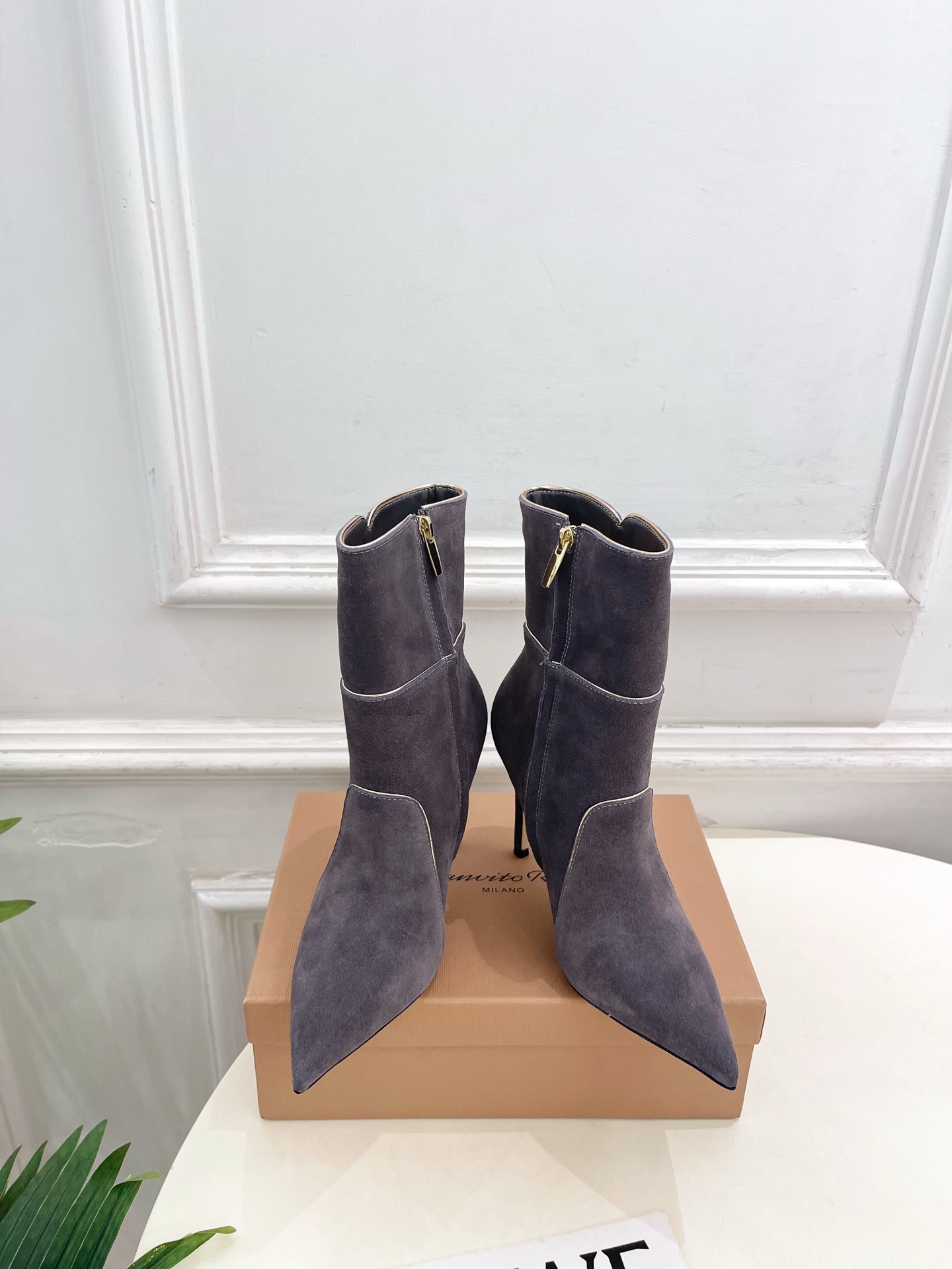 Gianvito Rossi｜吉安维托·罗西  26𝐬𝐬2026秋冬新品 GR复古拼接尖头高跟短靴 火爆
