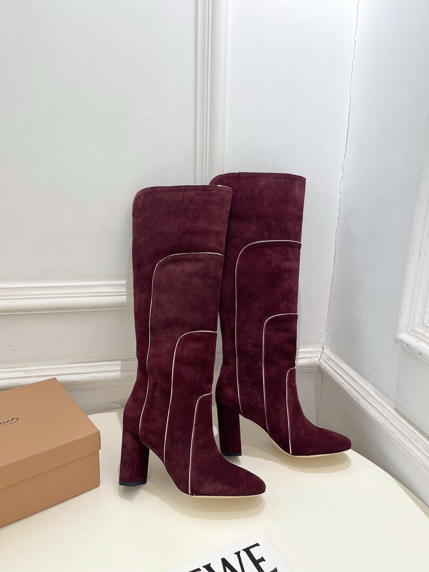 Gianvito Rossi｜吉安维托·罗西  26𝐬𝐬2026秋冬新品 GR复古拼接圆头粗跟长筒靴 火