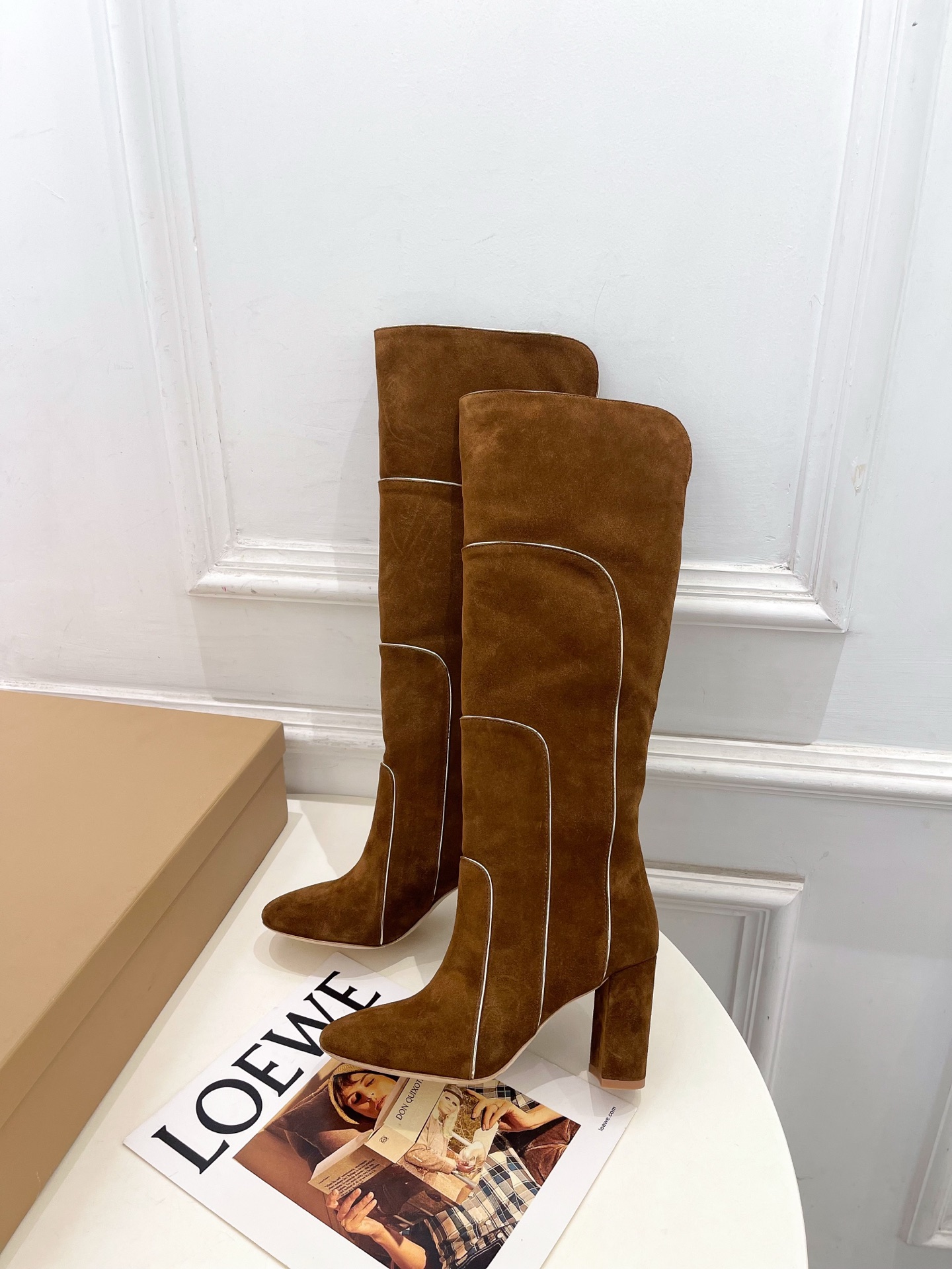 Gianvito Rossi｜吉安维托·罗西  26𝐬𝐬2026秋冬新品 GR复古拼接圆头粗跟长筒靴 火