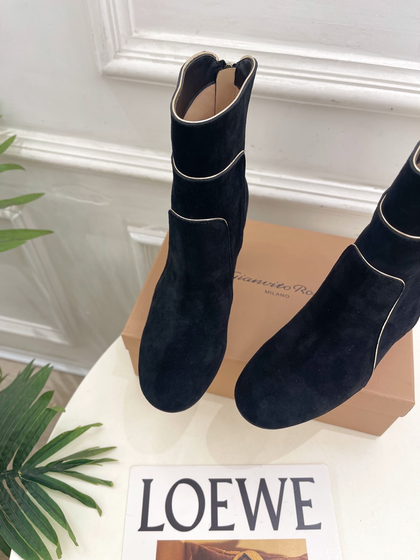 Gianvito Rossi｜吉安维托·罗西  26𝐬𝐬2026秋冬新品 GR复古拼接圆头粗跟短靴 火爆