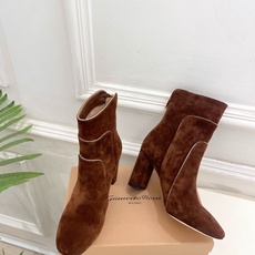Gianvito Rossi|吉安维托·罗西 26𝐬𝐬2026秋冬新品 GR复古拼接圆头粗跟短靴 火爆 Gianvito Rossi|吉安维托·罗西 26𝐬𝐬2026秋冬新品 GR复古拼接圆头粗跟短靴 火爆