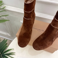 Gianvito Rossi|吉安维托·罗西 26𝐬𝐬2026秋冬新品 GR复古拼接圆头粗跟短靴 火爆 Gianvito Rossi|吉安维托·罗西 26𝐬𝐬2026秋冬新品 GR复古拼接圆头粗跟短靴 火爆