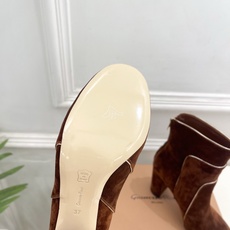 Gianvito Rossi|吉安维托·罗西 26𝐬𝐬2026秋冬新品 GR复古拼接圆头粗跟短靴 火爆 Gianvito Rossi|吉安维托·罗西 26𝐬𝐬2026秋冬新品 GR复古拼接圆头粗跟短靴 火爆