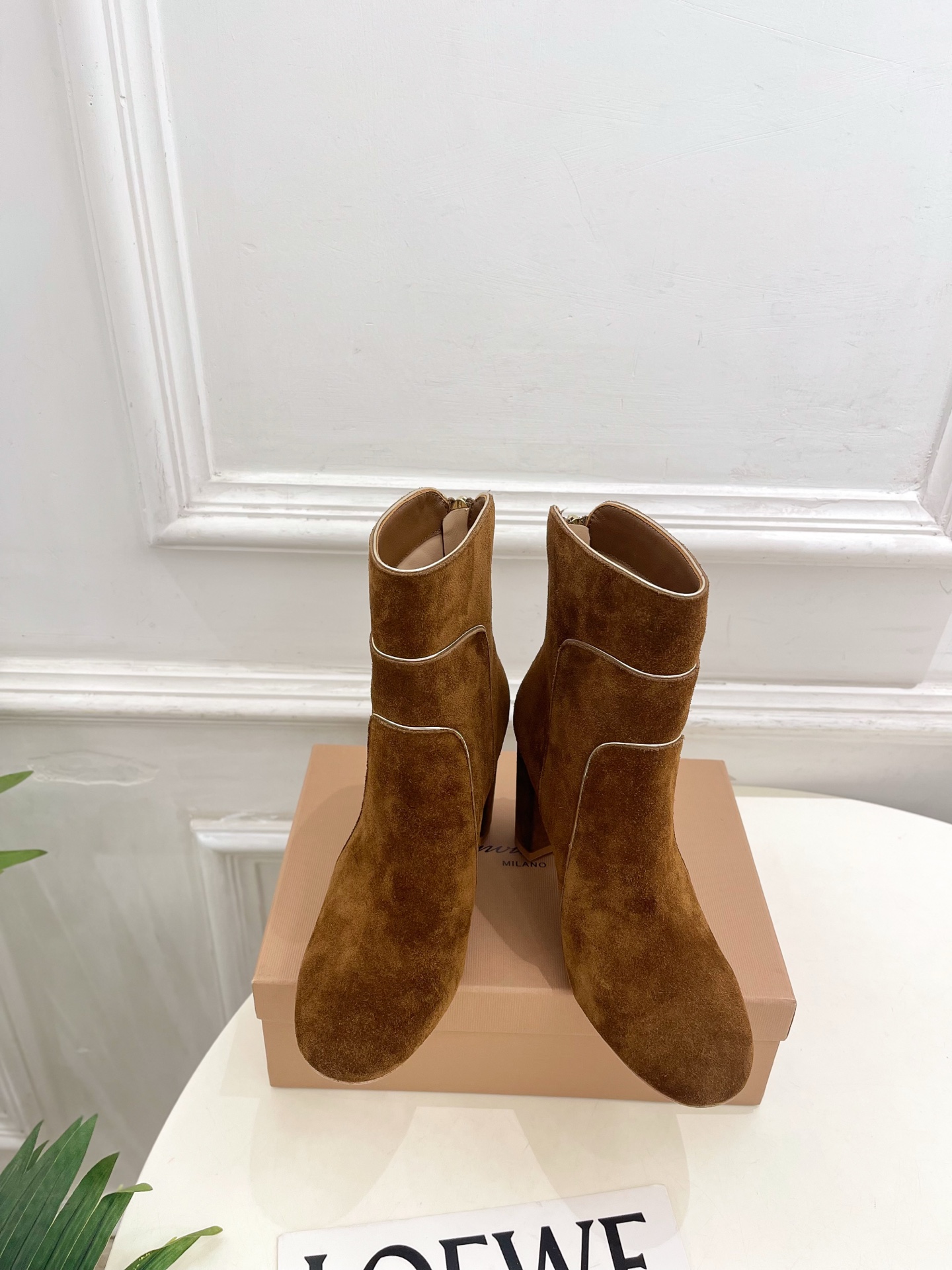Gianvito Rossi｜吉安维托·罗西  26𝐬𝐬2026秋冬新品 GR复古拼接圆头粗跟短靴 火爆