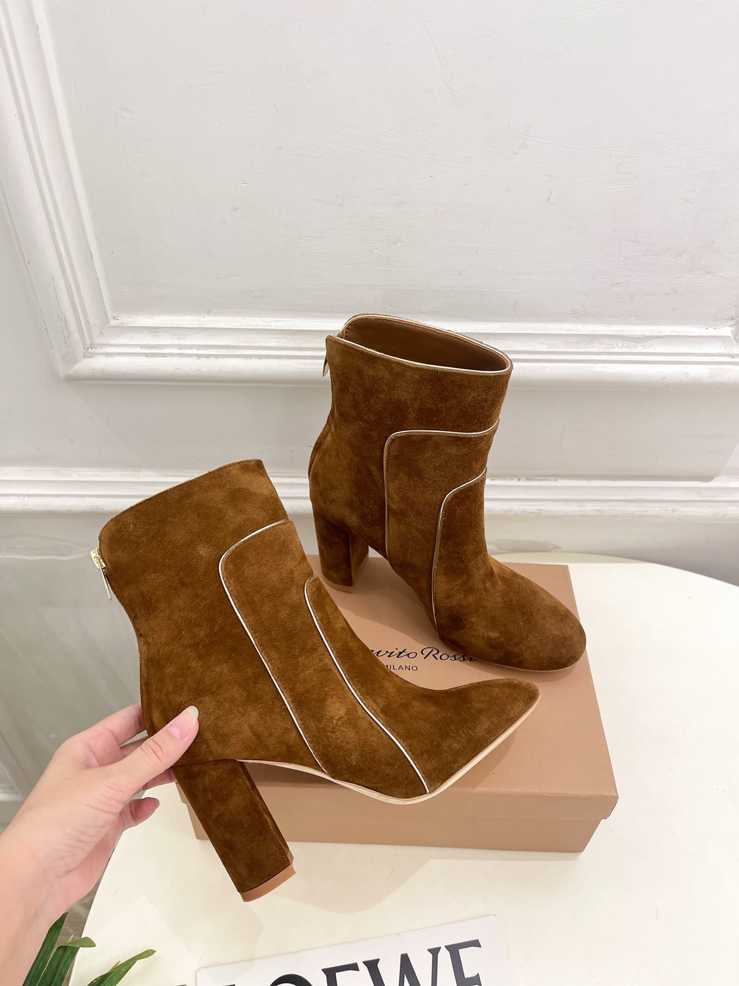 Gianvito Rossi｜吉安维托·罗西  26𝐬𝐬2026秋冬新品 GR复古拼接圆头粗跟短靴 火爆