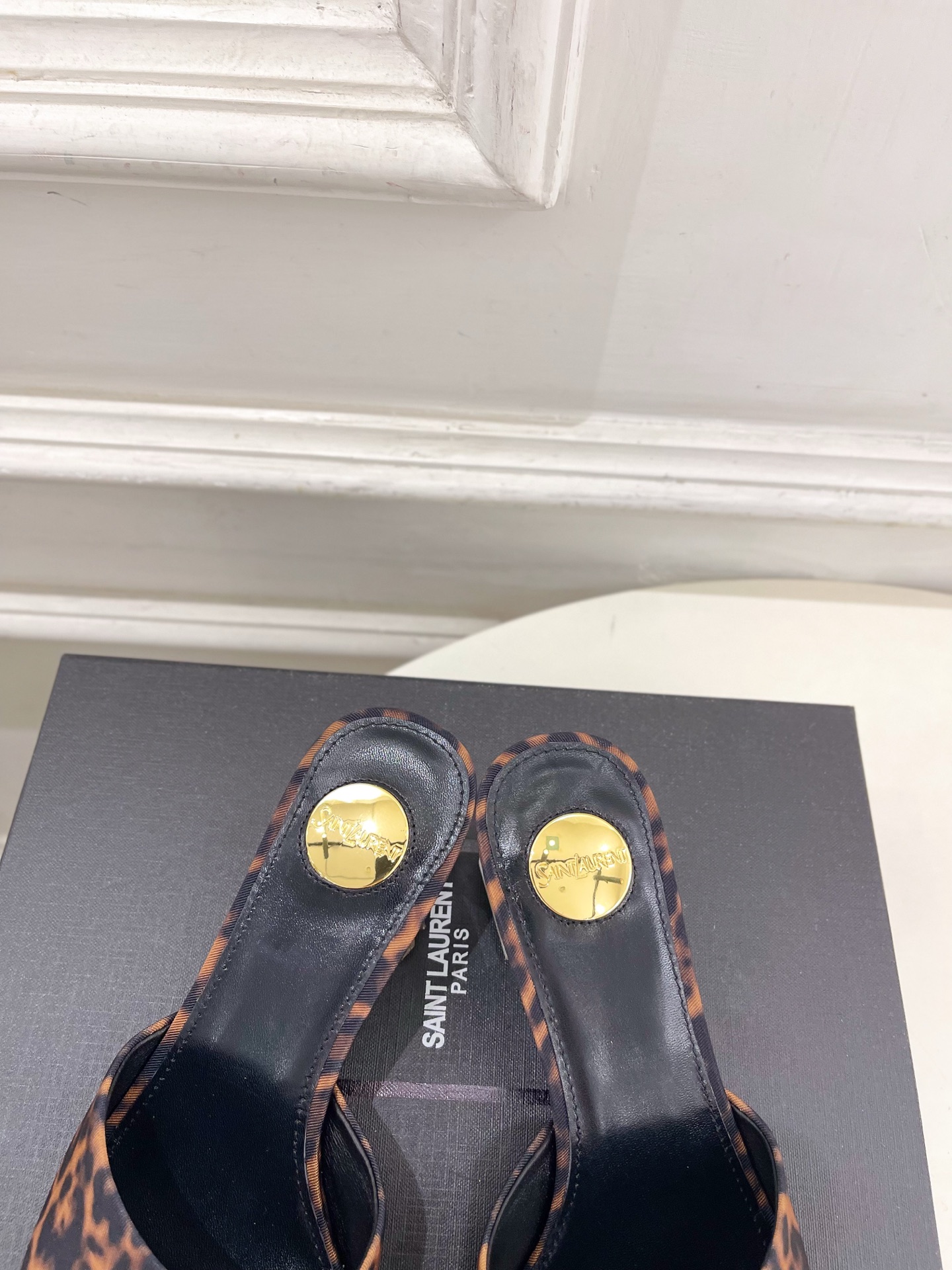 SAIN*LAURENT  圣罗兰 26𝐬𝐬2026春夏新品YSL透明跟方头粗跟拖鞋 上新☑️—————