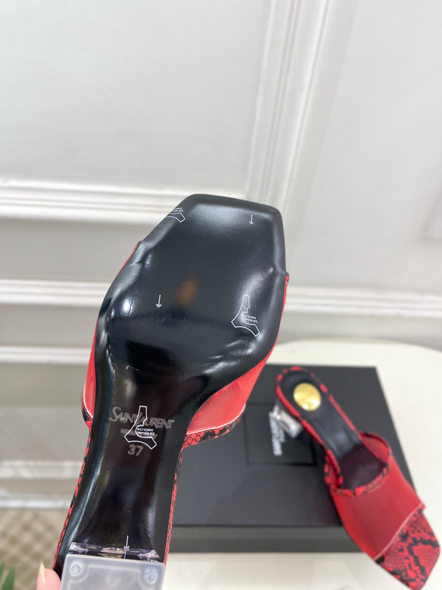 SAIN*LAURENT  圣罗兰 26𝐬𝐬2026春夏新品YSL透明跟网纱方头粗跟拖鞋 上新☑️———
