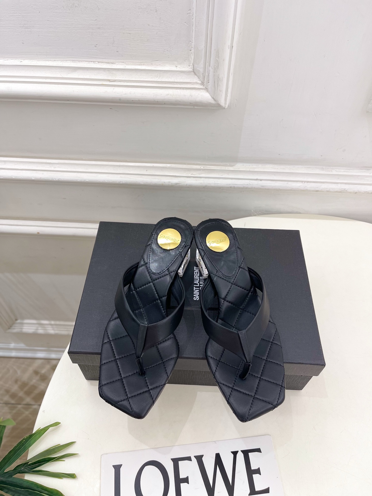 SAIN*LAURENT  圣罗兰 26𝐬𝐬2026春夏新品YSL透明跟方头夹脚人字拖鞋 上新☑️———