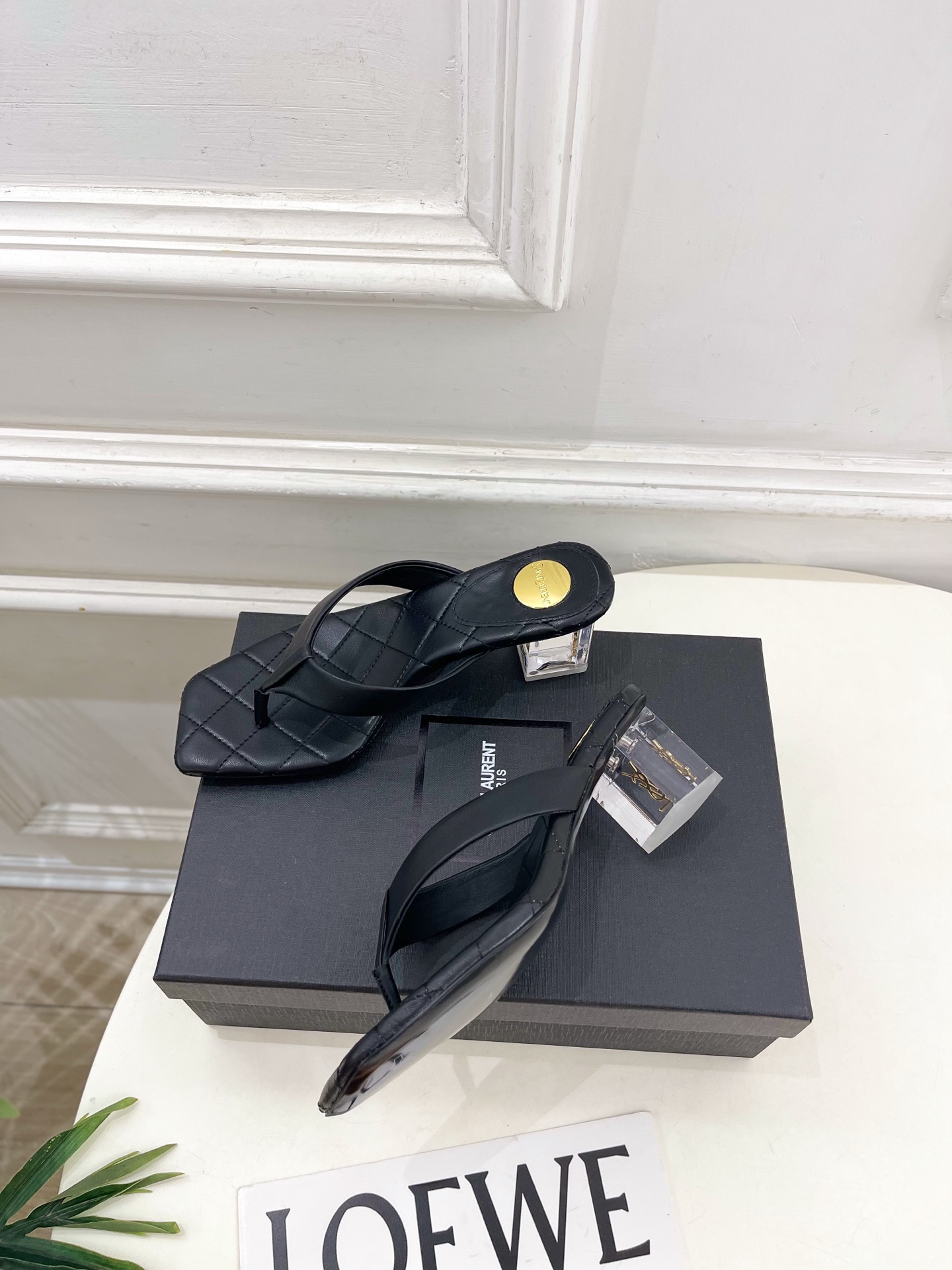 SAIN*LAURENT  圣罗兰 26𝐬𝐬2026春夏新品YSL透明跟方头夹脚人字拖鞋 上新☑️———