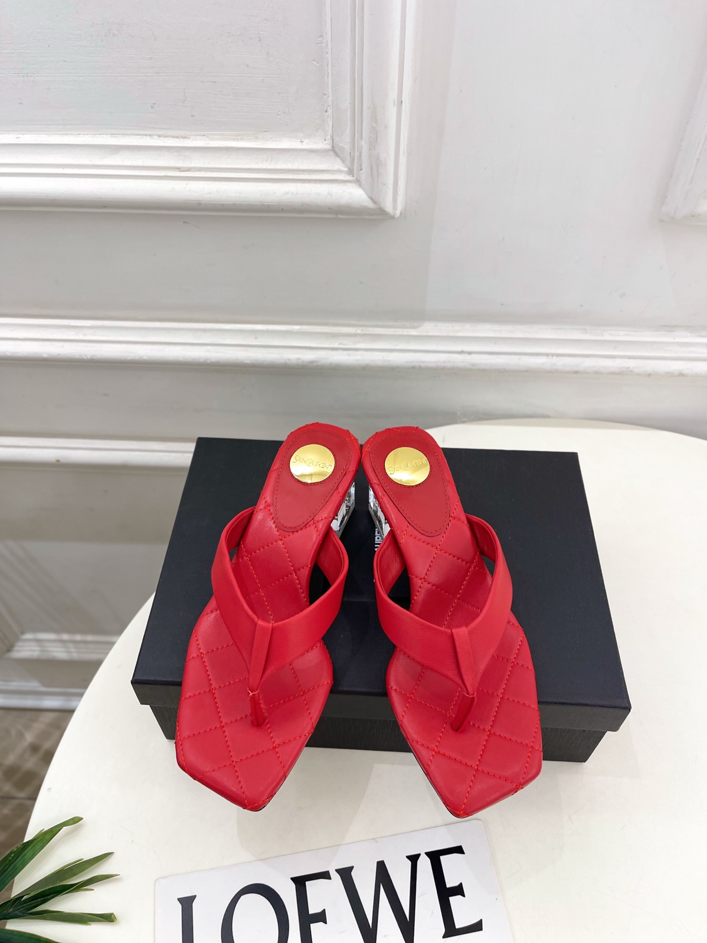 SAIN*LAURENT  圣罗兰 26𝐬𝐬2026春夏新品YSL透明跟方头夹脚人字拖鞋 上新☑️———