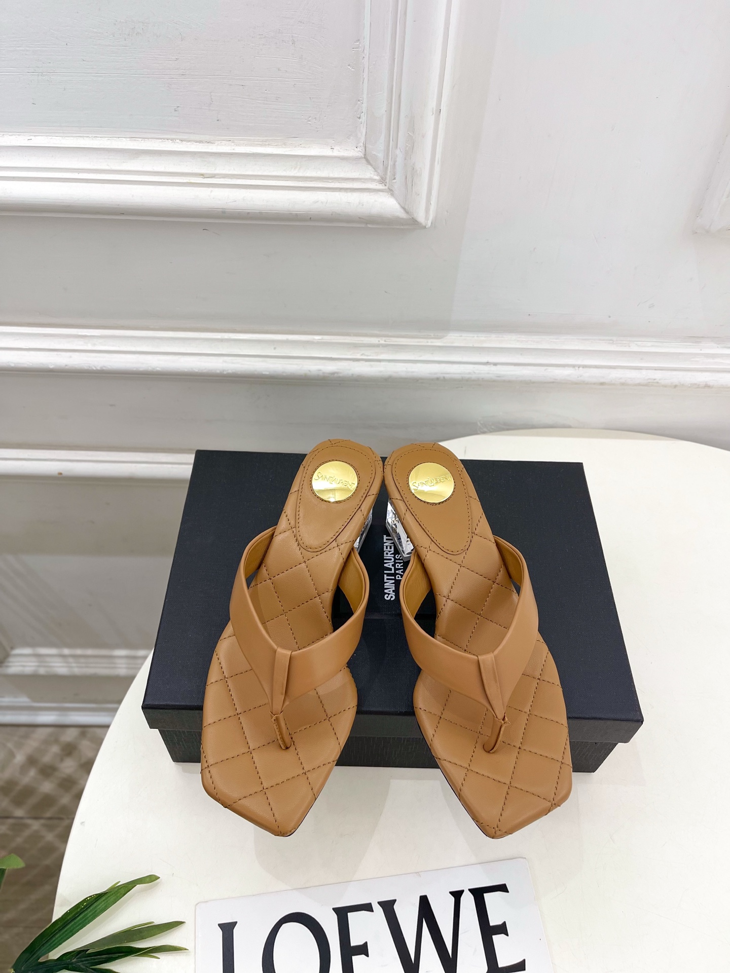 SAIN*LAURENT  圣罗兰 26𝐬𝐬2026春夏新品YSL透明跟方头夹脚人字拖鞋 上新☑️———