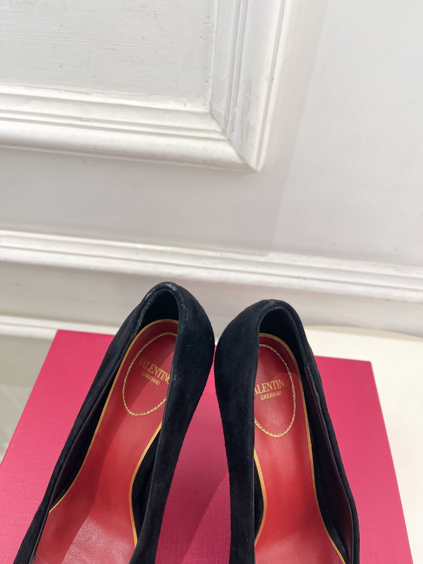 Valentino  华伦天奴 26𝐬𝐬2026春夏新品 REVELE绒面露趾高跟鞋 上新☑️—————