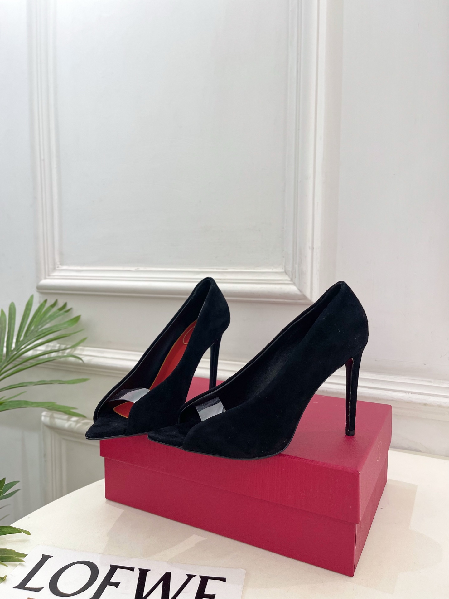 Valentino  华伦天奴 26𝐬𝐬2026春夏新品 REVELE绒面露趾高跟鞋 上新☑️—————