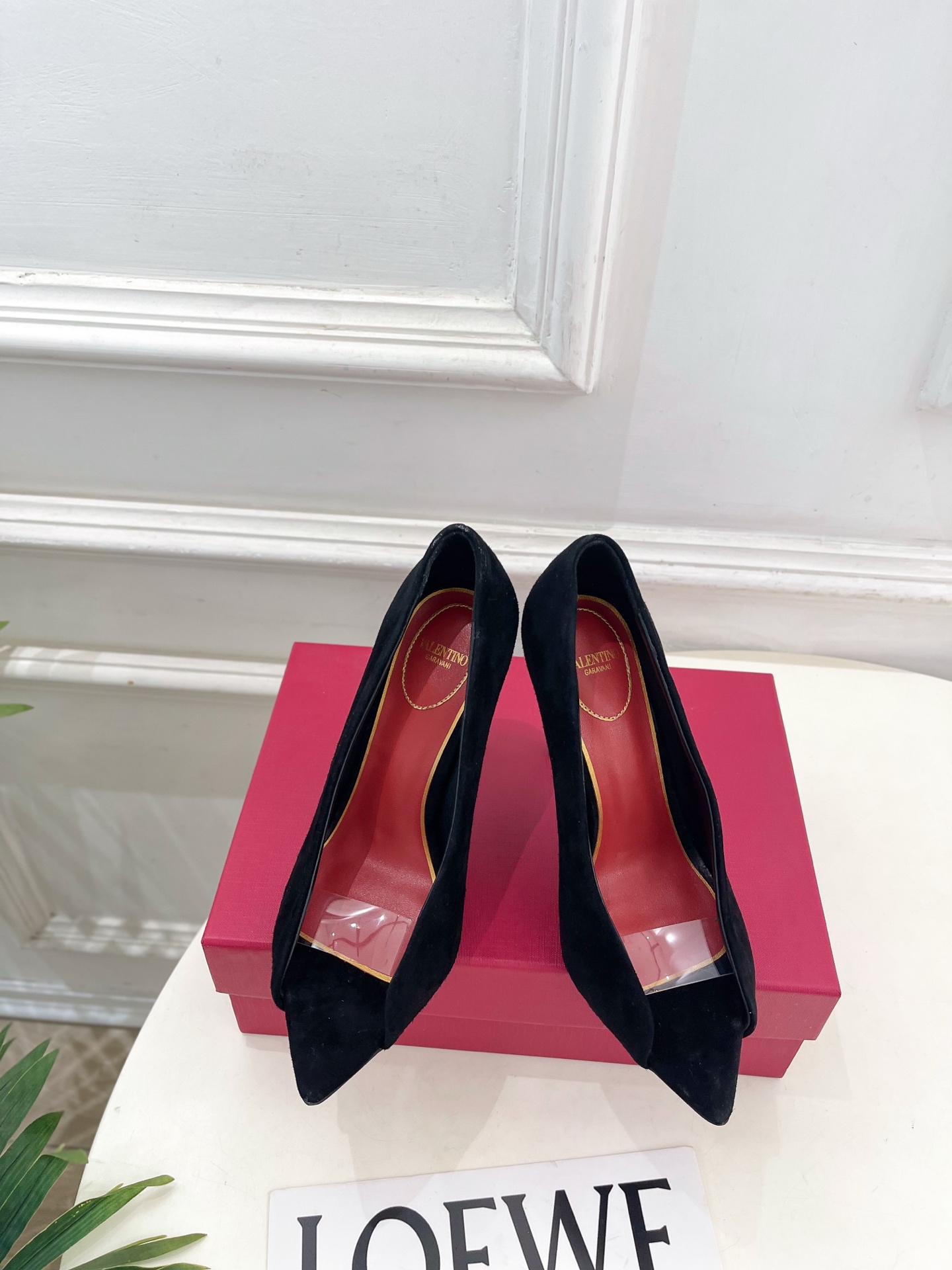 Valentino  华伦天奴 26𝐬𝐬2026春夏新品 REVELE绒面露趾高跟鞋 上新☑️—————