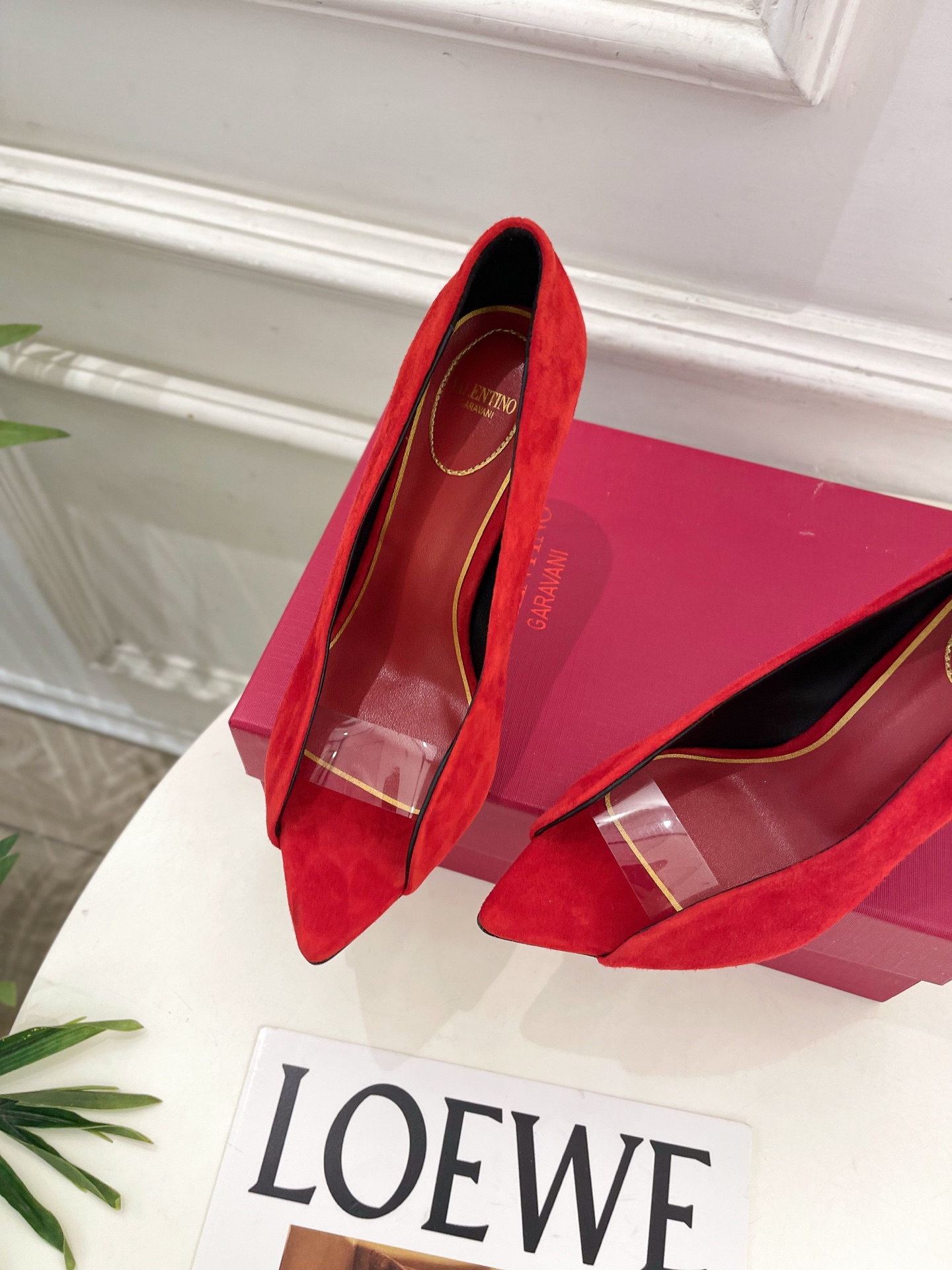 Valentino  华伦天奴 26𝐬𝐬2026春夏新品 REVELE绒面露趾高跟鞋 上新☑️—————