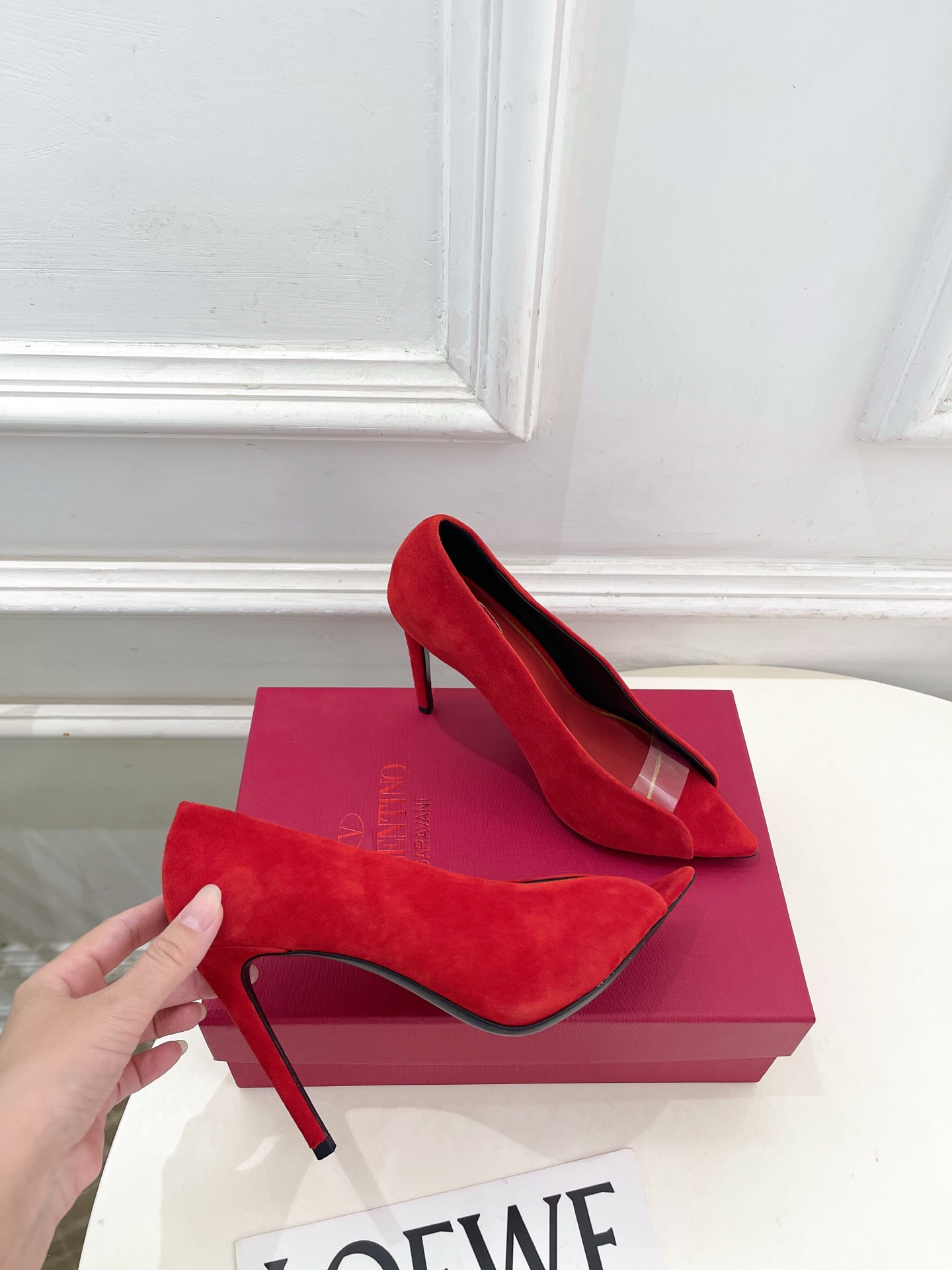 Valentino  华伦天奴 26𝐬𝐬2026春夏新品 REVELE绒面露趾高跟鞋 上新☑️—————